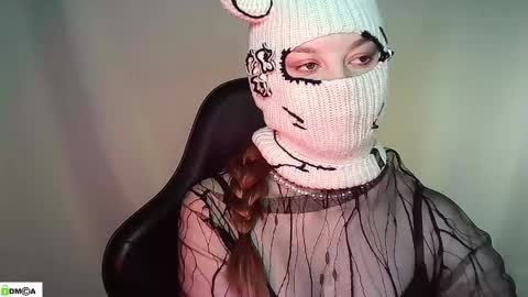 Renesme White Im here from Monday to Friday online show from 05/18/26, 02:07