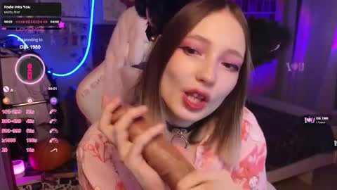 Snapshot of evie_rosen chatting on 11/01/25, 08:44 Evie online show from 11/01/25, 08:44