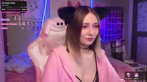 Snapshot of evie_rosen chatting on 11/29/25, 01:08 Evie online show from 11/29/25, 01:08