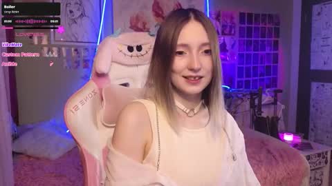 Snapshot of evie_rosen chatting on 11/29/25, 09:18 Evie online show from 11/29/25, 09:18