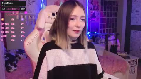 Snapshot of evie_rosen chatting on 12/04/25, 08:28 Evie online show from 12/04/25, 08:28