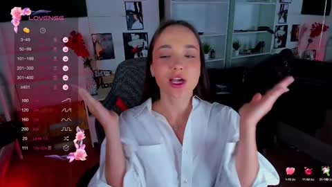 Snapshot of eviegreens chatting on 03/11/25, 03:05 Evie online show from 03/11/25, 03:05