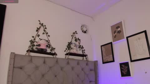 Snapshot of evieh1_ chatting on 01/16/26, 06:56 Ivi Alejandra online show from 01/16/26, 06:56