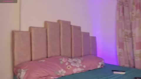 Snapshot of evieh1_ chatting on 02/22/26, 04:02 Ivi Alejandra online show from 02/22/26, 04:02