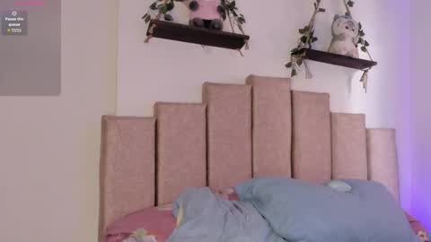 Snapshot of evieh1_ chatting on 02/25/26, 01:21 Ivi Alejandra online show from 02/25/26, 01:21