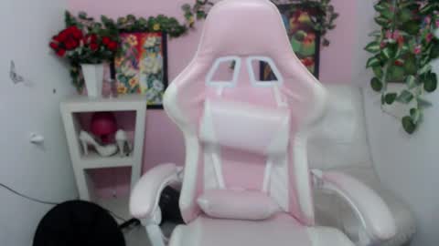 Snapshot of evil_stepmothers chatting on 09/18/25, 03:36 Pamela online show from 09/18/25, 03:36