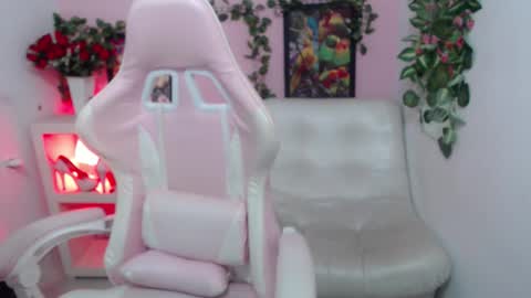 Snapshot of evil_stepmothers chatting on 10/08/25, 07:55 Pamela online show from 10/08/25, 07:55