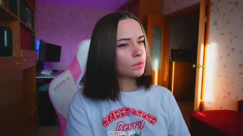 Snapshot of evilhare chatting on 03/17/26, 04:28 Victoria online show from 03/17/26, 04:28