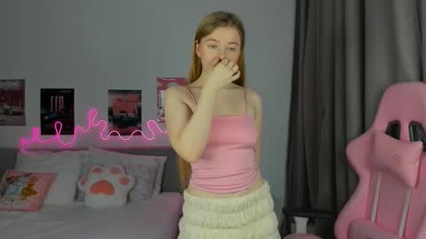 Snapshot of evixie chatting on 03/05/26, 03:46 Eva online show from 03/05/26, 03:46