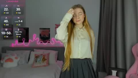 Snapshot of evixie chatting on 03/09/26, 03:43 Eva online show from 03/09/26, 03:43