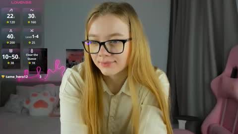 Snapshot of evixie chatting on 03/10/26, 03:44 Eva online show from 03/10/26, 03:44