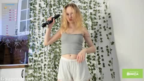 Snapshot of evkasuper chatting on 01/17/25, 02:39 Eva online show from 01/17/25, 02:39