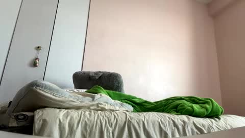 Snapshot of evon3395 chatting on 01/12/26, 05:18 evon3395 online show from 01/12/26, 05:18