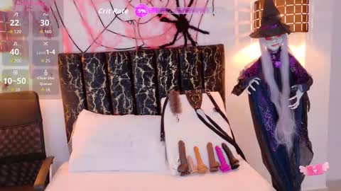 evvaa_moon online show from 10/25/25, 12:34