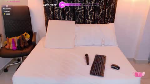 evvaa_moon online show from 11/12/25, 12:27