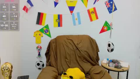 evvaa_moon online show from 06/20/26, 12:41
