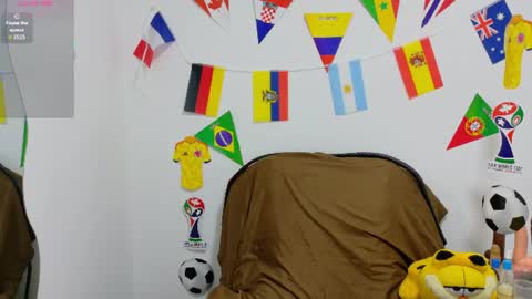 evvaa_moon online show from 06/24/26, 12:37
