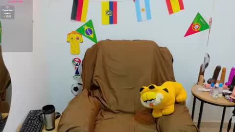 evvaa_moon online show from 06/26/26, 12:42
