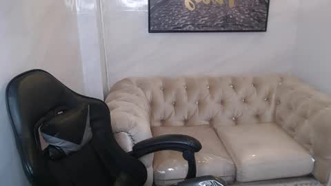 Hi Stream 1000pm to 600am online show from 05/12/26, 09:01