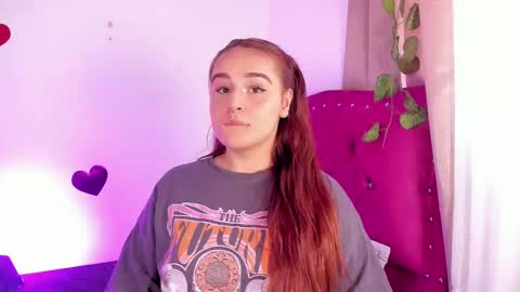 Snapshot of evy_orange1 chatting on 03/10/25, 05:18 EVY online show from 03/10/25, 05:18