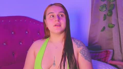 Snapshot of evy_orange1 chatting on 10/02/25, 11:34 EVY online show from 10/02/25, 11:34