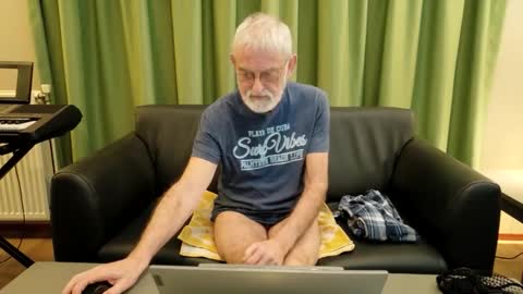 Snapshot of ewaldwillems99 chatting on 01/05/26, 05:27 Naaktloper online show from 01/05/26, 05:27
