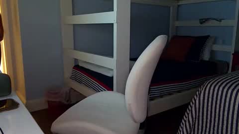 exhibitman69_ldb online show from 04/30/26, 02:18