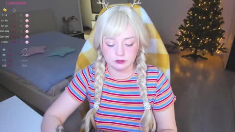 Snapshot of exhoneyangel chatting on 12/26/24, 11:43 Amy online show from 12/26/24, 11:43
