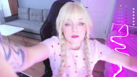 Snapshot of exhoneyangel chatting on 03/02/26, 11:17 Amy online show from 03/02/26, 11:17