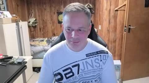 Snapshot of exibe1219 chatting on 01/19/25, 01:55 exibe1219 online show from 01/19/25, 01:55