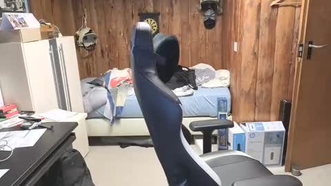 Snapshot of exibe1219 chatting on 11/13/25, 02:38 exibe1219 online show from 11/13/25, 02:38