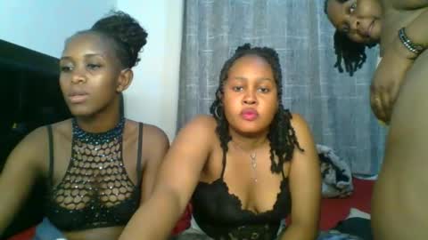 Snapshot of exotic_cutiee chatting on 04/22/26, 02:58 exotic_cutiee online show from 04/22/26, 02:58