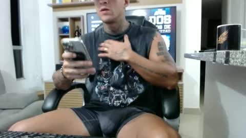 Snapshot of exotic_dude chatting on 04/26/26, 01:36 camilo online show from 04/26/26, 01:36