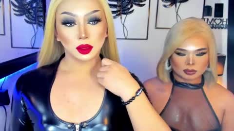 Snapshot of exotic_lindsay chatting on 06/11/26, 02:53 Lindsay online show from 06/11/26, 02:53