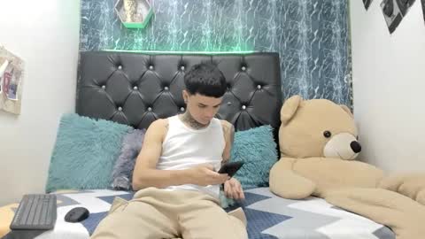 exotichot_couple online show from 11/25/25, 10:43