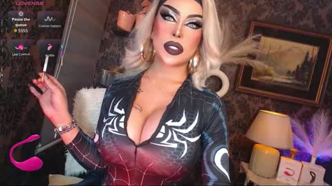 Snapshot of exoticmaria chatting on 10/14/25, 01:06 MARIA online show from 10/14/25, 01:06