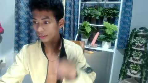 Snapshot of exotictransx chatting on 12/16/25, 01:54 richard online show from 12/16/25, 01:54