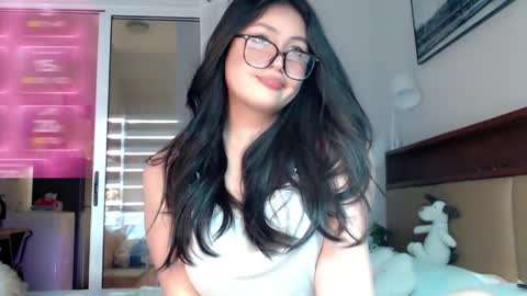 Snapshot of expensive_candyx chatting on 05/13/26, 09:06 Candy online show from 05/13/26, 09:06