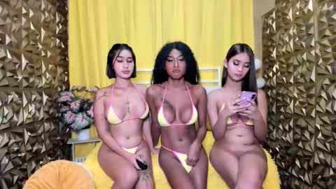 Snapshot of expensivefvckingcandy chatting on 11/09/25, 01:15 IG jane elizabeth0801 online show from 11/09/25, 01:15