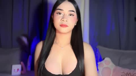 Snapshot of expensivets_chloe chatting on 10/16/25, 10:27 chloee online show from 10/16/25, 10:27