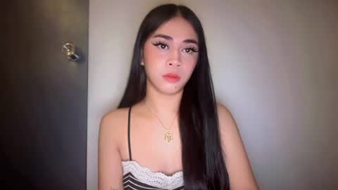 Snapshot of expensivets_chloe chatting on 02/15/26, 08:05 chloee online show from 02/15/26, 08:05