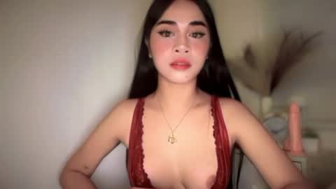 Snapshot of expensivets_chloe chatting on 03/06/26, 06:37 chloee online show from 03/06/26, 06:37