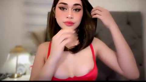 Snapshot of expensivets_chloe chatting on 06/18/26, 09:14 chloee online show from 06/18/26, 09:14