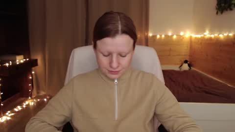 Crystal online show from 03/11/25, 06:41