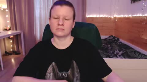 Crystal online show from 04/28/26, 05:07