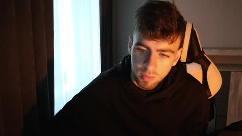 Snapshot of exstayz chatting on 09/30/25, 08:19 Sweetheart online show from 09/30/25, 08:19