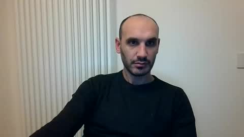 Snapshot of extr0 chatting on 01/10/26, 12:12 Extro online show from 01/10/26, 12:12