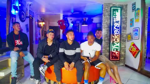 Snapshot of extrangers chatting on 12/02/24, 12:07 extrangers online show from 12/02/24, 12:07