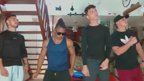 Snapshot of extrangers chatting on 12/06/24, 12:05 extrangers online show from 12/06/24, 12:05