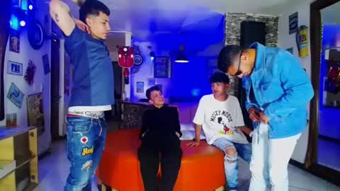 Snapshot of extrangers chatting on 01/09/25, 12:09 extrangers online show from 01/09/25, 12:09